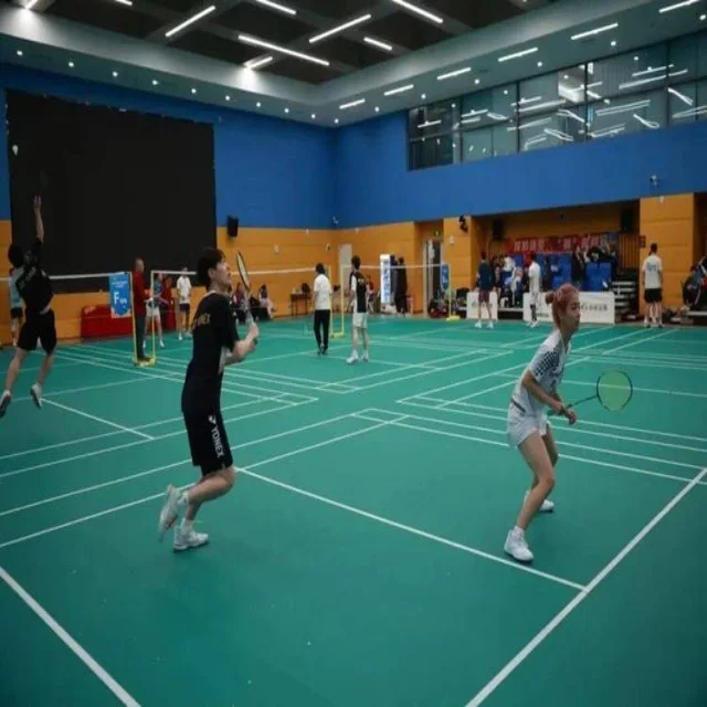 广东季后赛首战激烈对决全力以赴